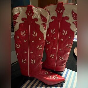 Ranch Road Red and White Women's Boots Sz 11